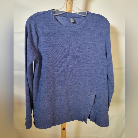 Joe Fresh Blue Sweater size Medium long sleeves - Picture 1 of 6